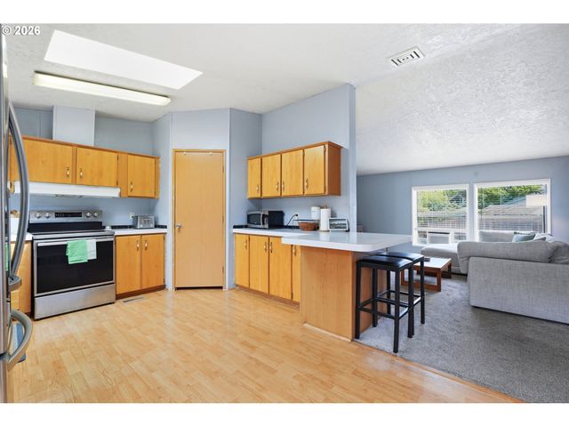 1283 Ne 17TH Ave, Hillsboro, OR 97124