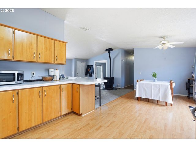 1283 Ne 17TH Ave, Hillsboro, OR 97124