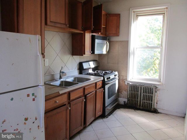 1411 BRADLEY AVE, Camden, NJ 08103