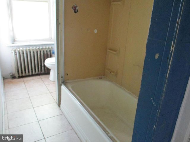 1411 BRADLEY AVE, Camden, NJ 08103