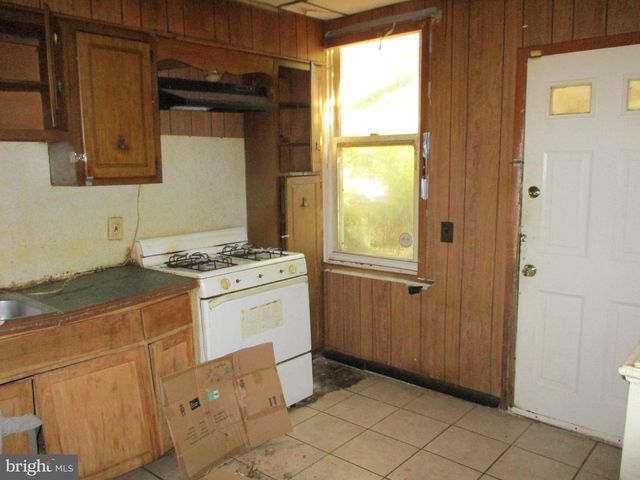 1411 BRADLEY AVE, Camden, NJ 08103