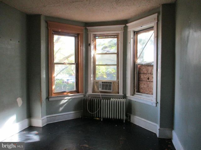 1411 BRADLEY AVE, Camden, NJ 08103