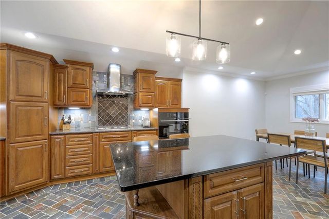 205 12th Avenue N, Greenwood, MO 64034