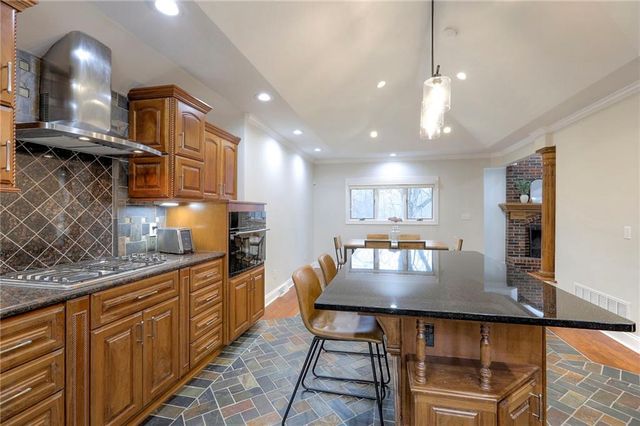 205 12th Avenue N, Greenwood, MO 64034