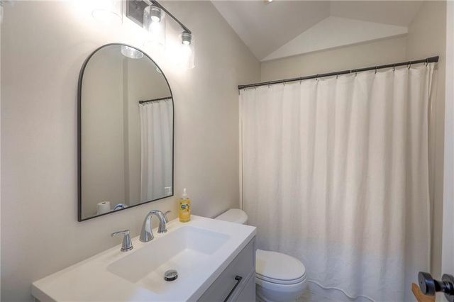 205 12th Avenue N, Greenwood, MO 64034