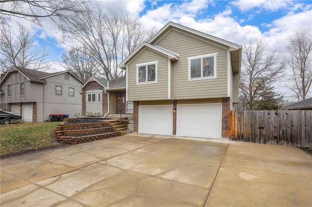 205 12th Avenue N, Greenwood, MO 64034