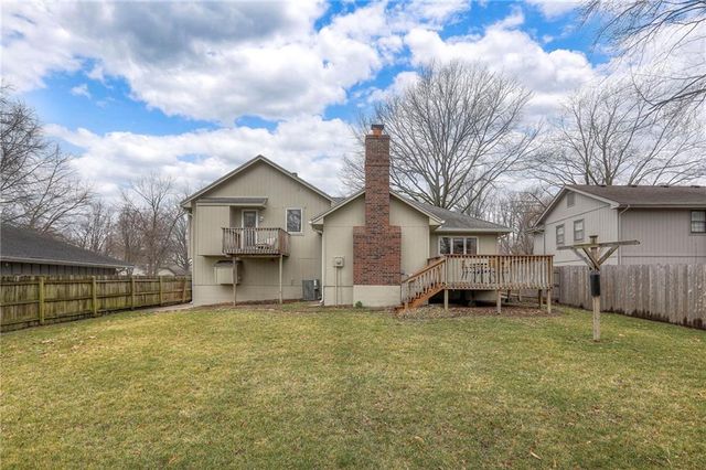 205 12th Avenue N, Greenwood, MO 64034