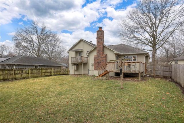 205 12th Avenue N, Greenwood, MO 64034