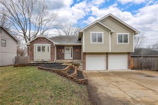 205 12th Avenue N, Greenwood, MO 64034