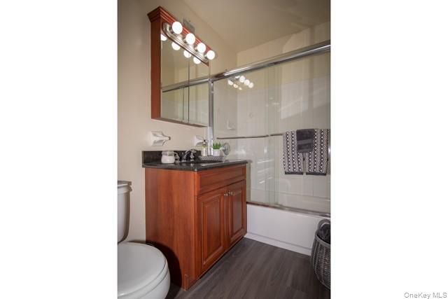 48 Watergate Lane 5-48, Patchogue, NY 11772