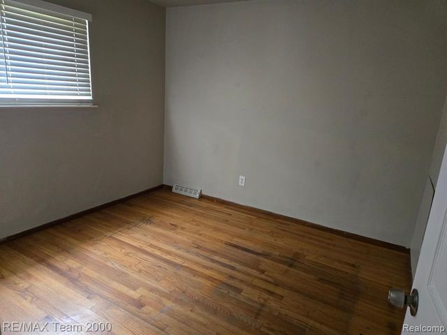 26911 Yale Street, Inkster, MI 48141