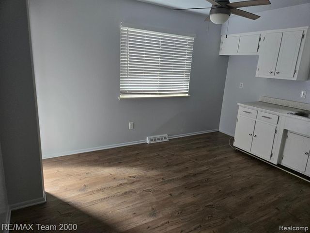 26911 Yale Street, Inkster, MI 48141