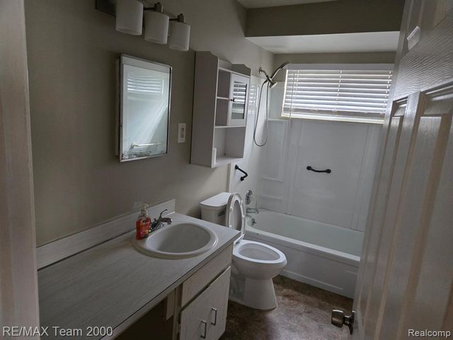 26911 Yale Street, Inkster, MI 48141