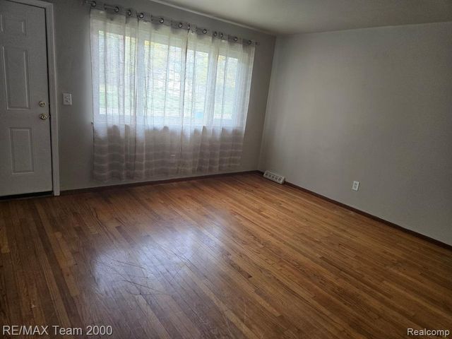 26911 Yale Street, Inkster, MI 48141