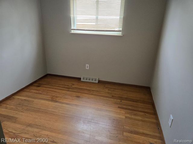 26911 Yale Street, Inkster, MI 48141