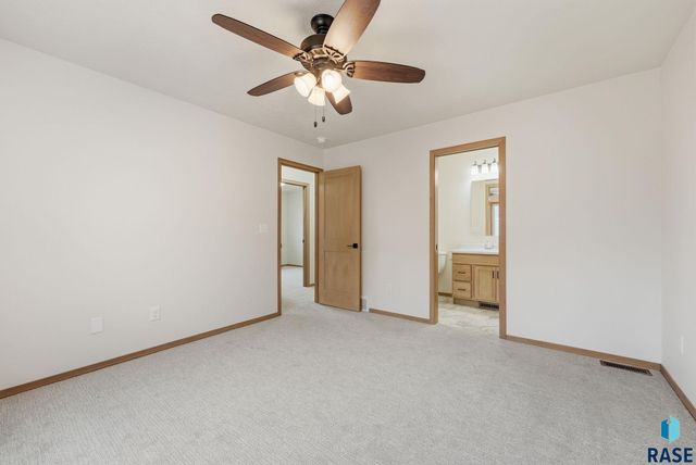 7236 E Athens Ct Court, Sioux Falls, SD 57110