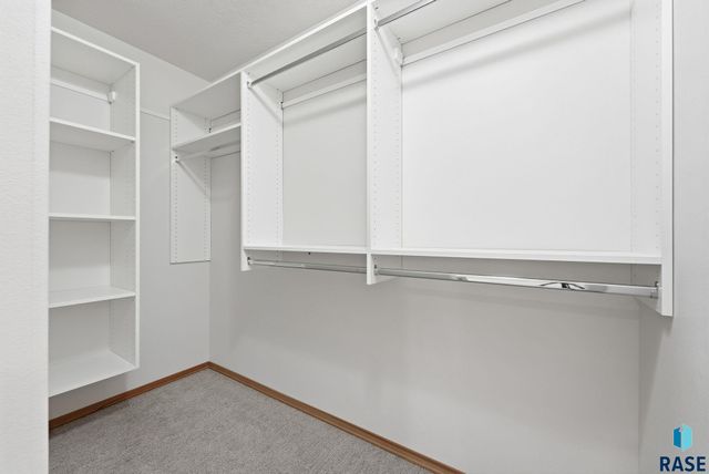 7236 E Athens Ct Court, Sioux Falls, SD 57110