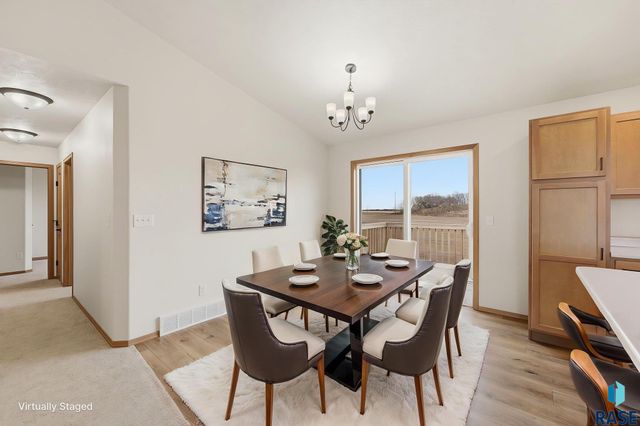 7236 E Athens Ct Court, Sioux Falls, SD 57110