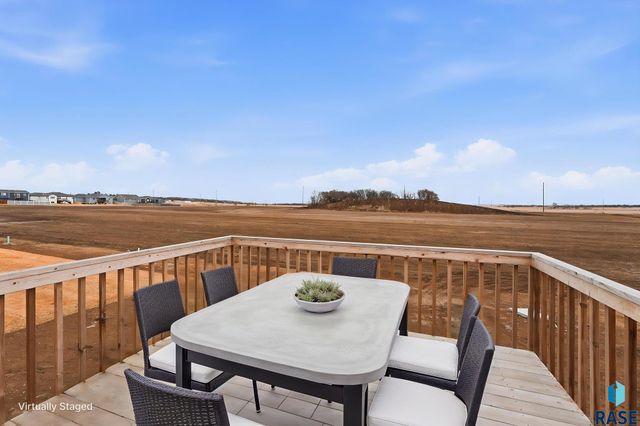 7236 E Athens Ct Court, Sioux Falls, SD 57110