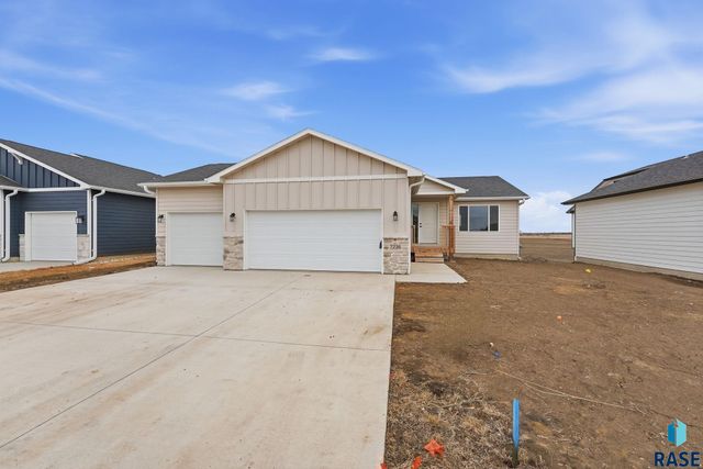 7236 E Athens Ct Court, Sioux Falls, SD 57110