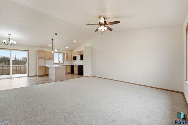 7236 E Athens Ct Court, Sioux Falls, SD 57110