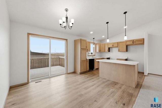 7236 E Athens Ct Court, Sioux Falls, SD 57110