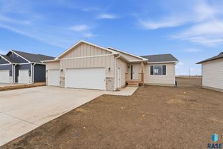 7236 E Athens Ct Court, Sioux Falls, SD 57110