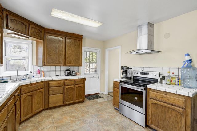 3630 Dayton St, Sacramento, CA 95838