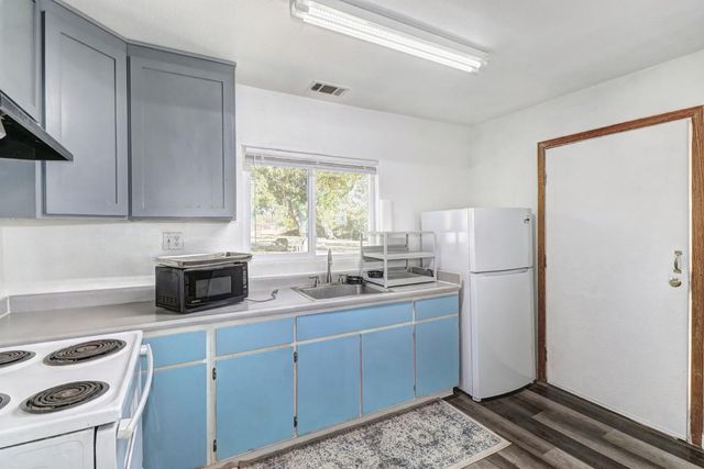 3630 Dayton St, Sacramento, CA 95838