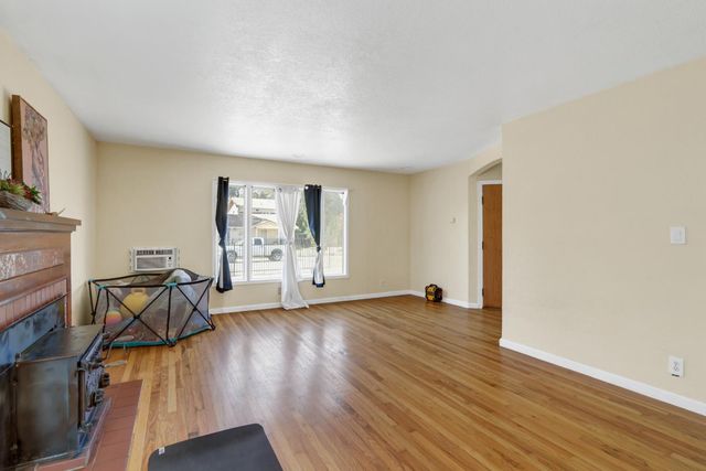 3630 Dayton St, Sacramento, CA 95838