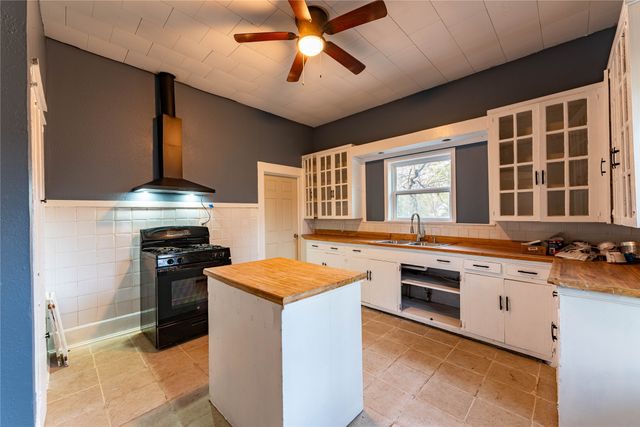 1524 W Kaufman, Paris, TX 75460