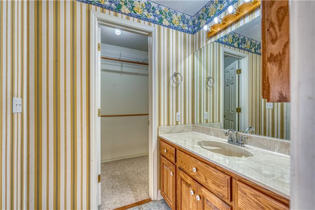 5693 Sand Flat Road, Harrison, AR 72601