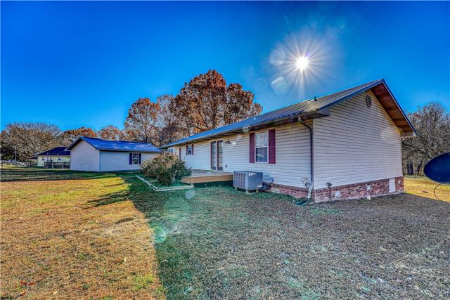 5693 Sand Flat Road, Harrison, AR 72601