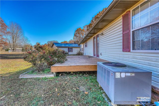 5693 Sand Flat Road, Harrison, AR 72601