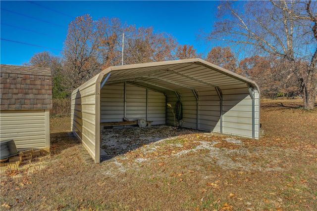 5693 Sand Flat Road, Harrison, AR 72601