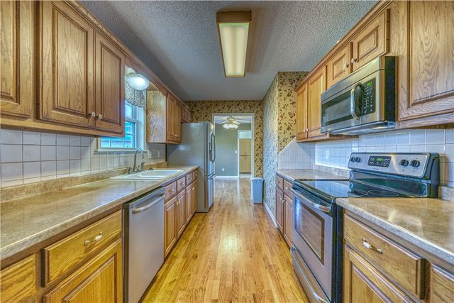 5693 Sand Flat Road, Harrison, AR 72601