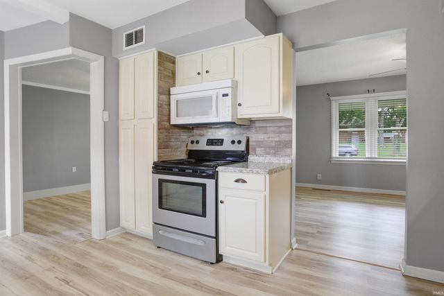 110 Ohio Street, Elberfeld, IN 47613