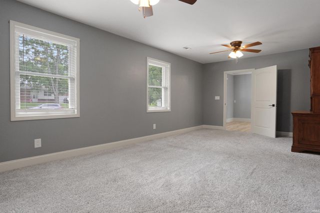 110 Ohio Street, Elberfeld, IN 47613