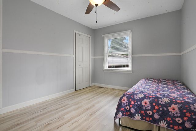 110 Ohio Street, Elberfeld, IN 47613