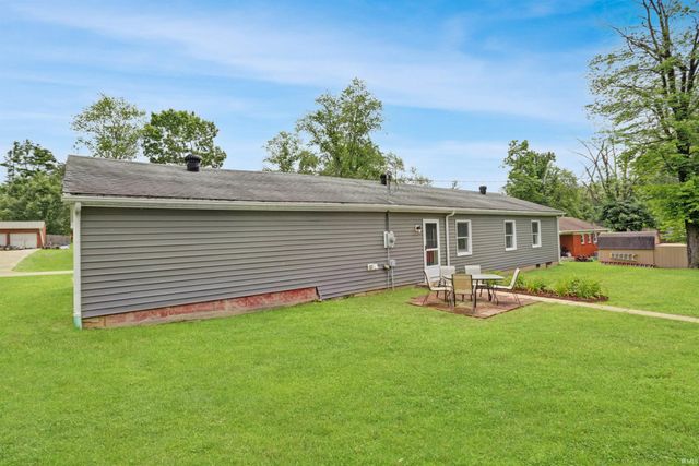 110 Ohio Street, Elberfeld, IN 47613