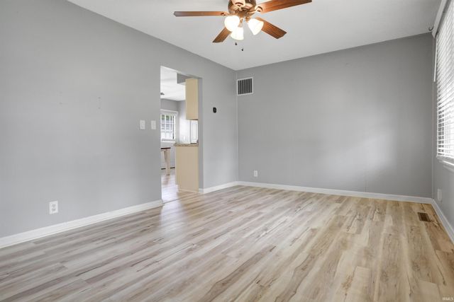 110 Ohio Street, Elberfeld, IN 47613