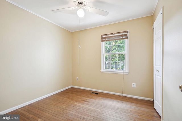 2772 KNOLLSIDE LN, Vienna, VA 22180