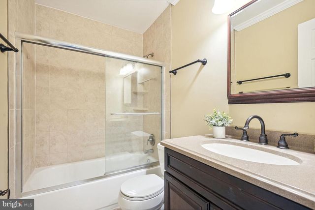 2772 KNOLLSIDE LN, Vienna, VA 22180