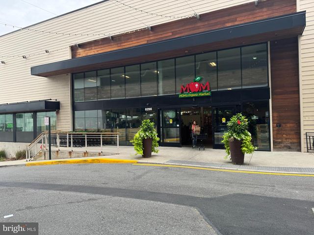 2772 KNOLLSIDE LN, Vienna, VA 22180