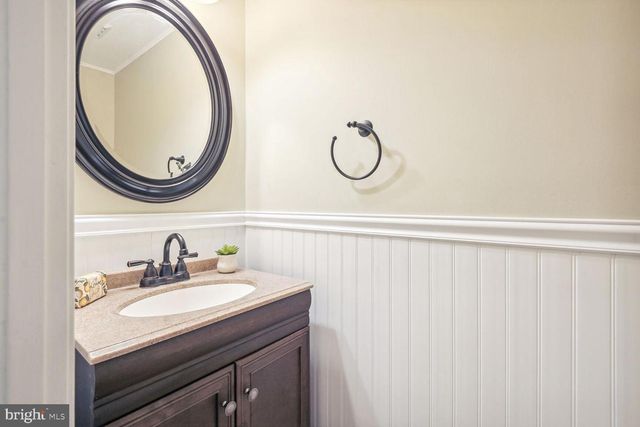 2772 KNOLLSIDE LN, Vienna, VA 22180