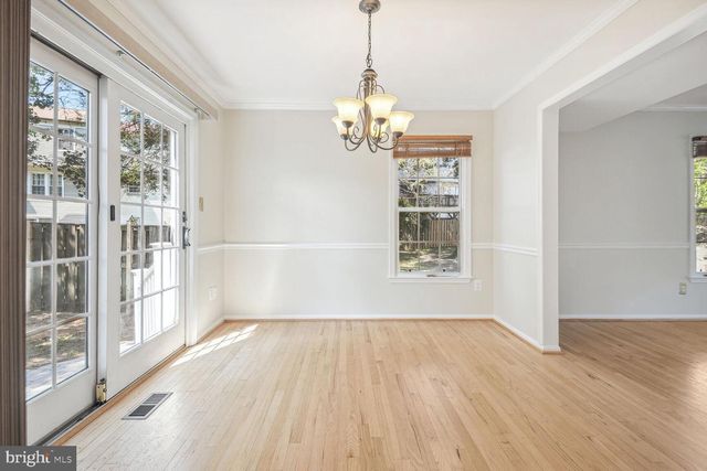 2772 KNOLLSIDE LN, Vienna, VA 22180