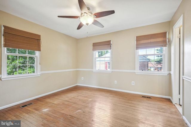 2772 KNOLLSIDE LN, Vienna, VA 22180