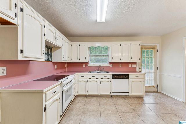 329 SOUTHERN HILLS DRIVE, Calera, AL 35040
