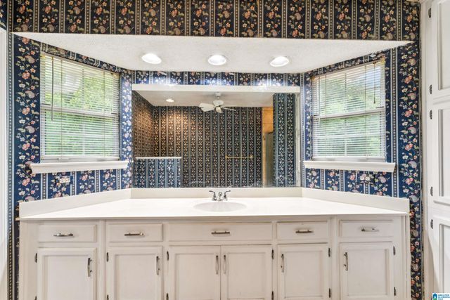 329 SOUTHERN HILLS DRIVE, Calera, AL 35040