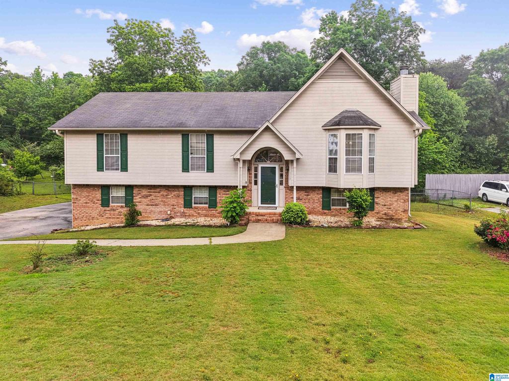 329 SOUTHERN HILLS DRIVE, Calera, AL 35040
